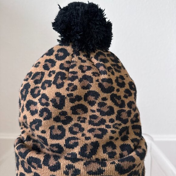 Nike Youth Cheetah Print Beanie Brown w/ Gold Swoosh & Black Pom – Winter Hat - Picture 5 of 8